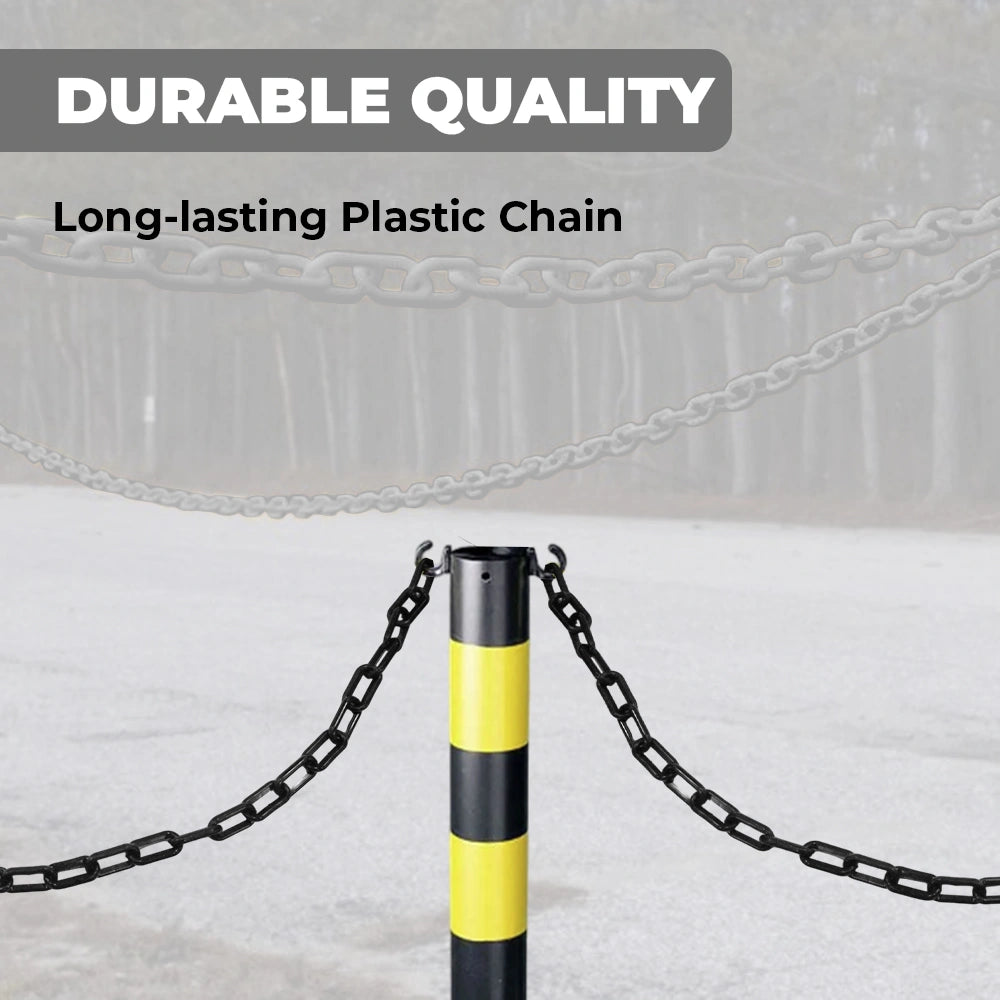 Long-lasting plastic chain with a black and yellow barrier post on a gray background, emphasizing durability.