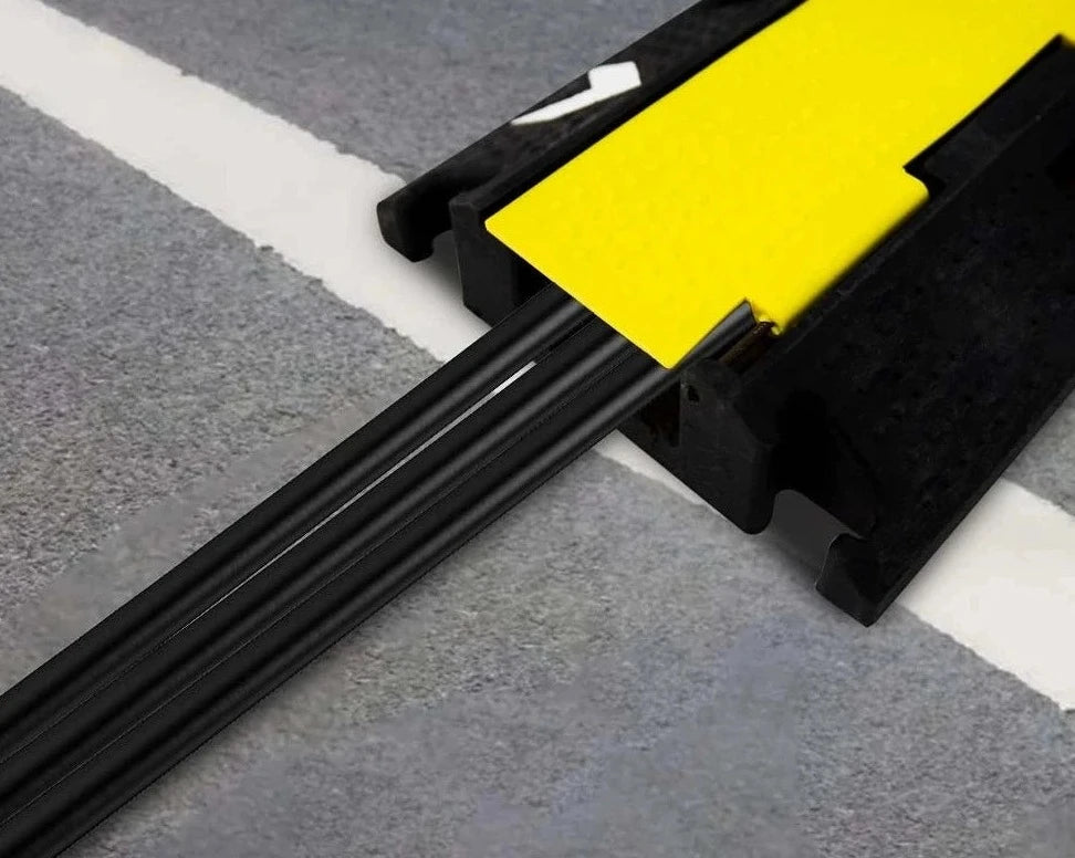 Protector Cable De Pvc 1 Channel PVC Cable Protector with Flip Open Lid | Black & Yellow